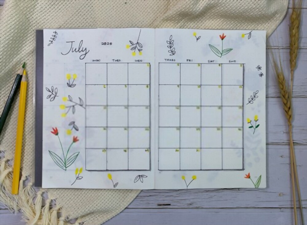 Log mensal de julho com calendário do mês e desenho de flores ao redor.