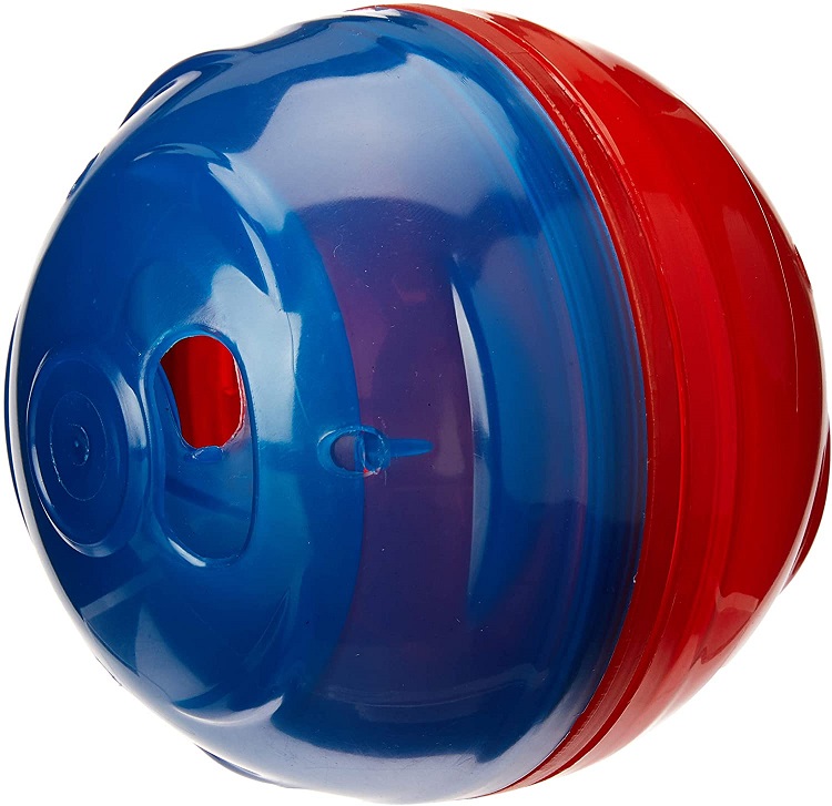 Brinquedo para cachorros em formato circular metade azul e a outra vermelho.