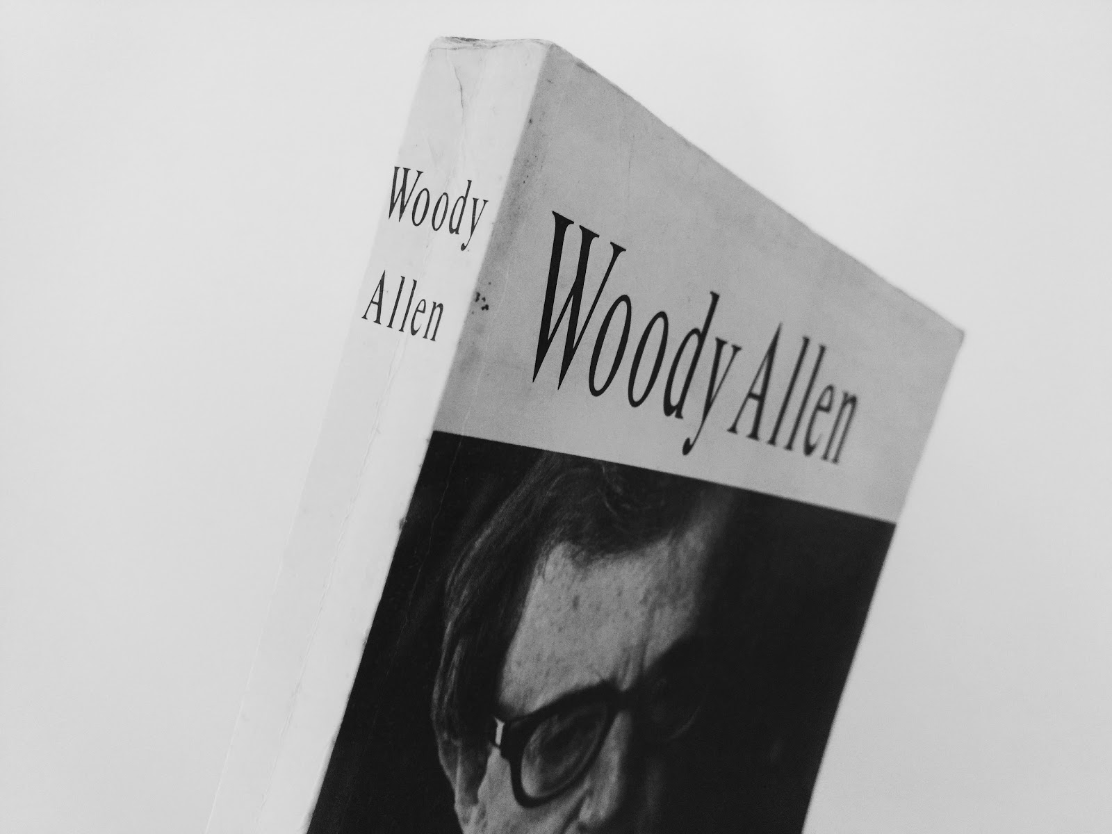 Foto Da Capa Da Biografia De Woody Allen, Escrita Por Eric Lax.