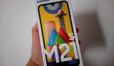 Caixa do celular galaxy m21s da marca Samsung.