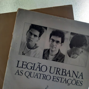 Capa do álbum As Quatro Estações, em formato de vinil, da banda Legião Urbana.