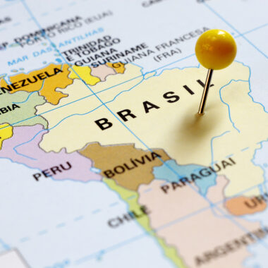 Imagem de um mapa com foco no Brasil.