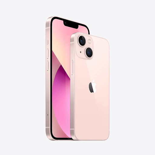 iPhone 13 na cor rosa.